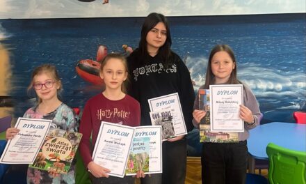 Gratulacje dla najlepszych uczniów