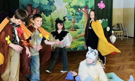 Magia teatru w wykonaniu klasy 3!