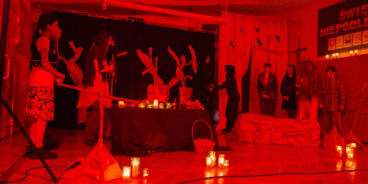 „Dziady” w wykonaniu kl.8