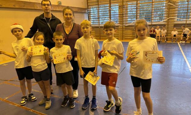 Mikołajkowy Turniej Klas 1–3!