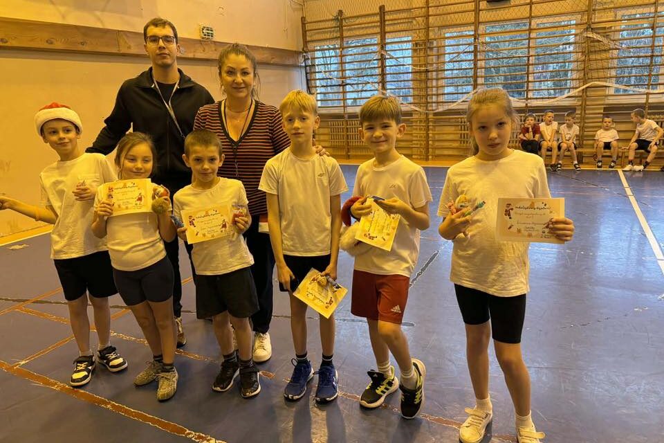 Mikołajkowy Turniej Klas 1–3!