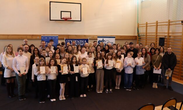Uroczyste wręczenie stypendiów naukowych